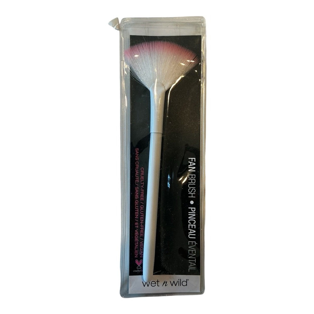 Wet n Wild - Fan Brush (C791A) - Soft Synthetic Bristles